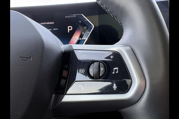 BMW i5 eDrive40 84 kWh | VOL! | Panoramadak | H&K Audio | M Pakket | Stoel- Ventilatie & Verwarming | Memory Seats |