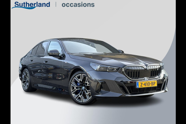 BMW i5 eDrive40 84 kWh | VOL! | Panoramadak | H&K Audio | M Pakket | Stoel- Ventilatie & Verwarming | Memory Seats |