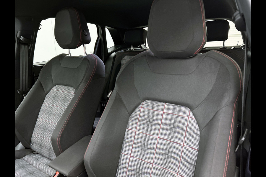 Volkswagen Polo 2.0 TSI GTI( Goed OnderH, Navi, PDC V+A, StoelV, App-Connect, Cruise Con, Etc)