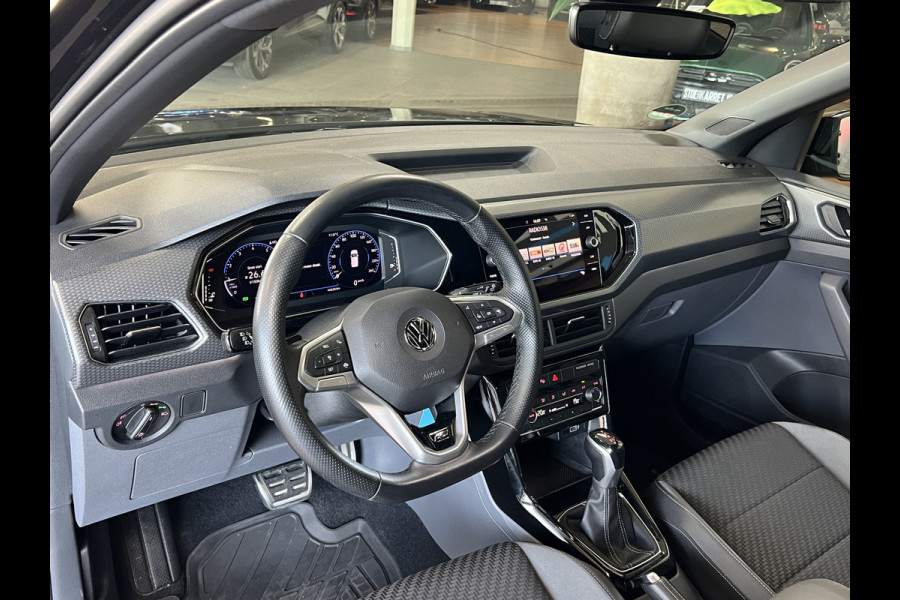 Volkswagen T-Cross 1.0 TSI 115pk R-Line | Carplay | 18" | Camara | Stoelverwarming | LED | Digitaal Display | 100% Dealer Onderhouden!