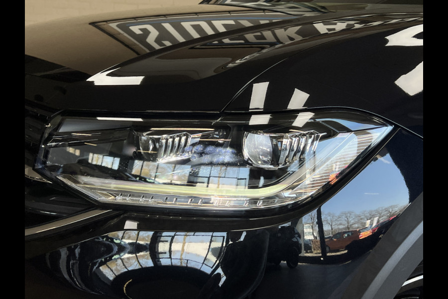 Volkswagen T-Cross 1.0 TSI 115pk R-Line | Carplay | 18" | Camara | Stoelverwarming | LED | Digitaal Display | 100% Dealer Onderhouden!