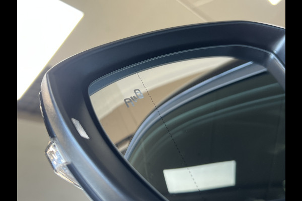 Volkswagen T-Cross 1.0 TSI 115pk R-Line | Carplay | 18" | Camara | Stoelverwarming | LED | Digitaal Display | 100% Dealer Onderhouden!