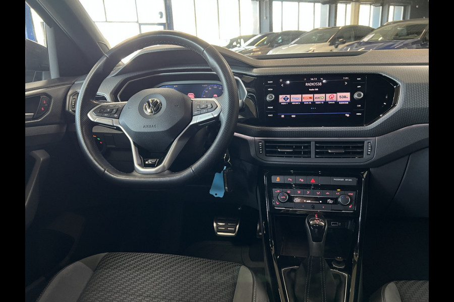 Volkswagen T-Cross 1.0 TSI 115pk R-Line | Carplay | 18" | Camara | Stoelverwarming | LED | Digitaal Display | 100% Dealer Onderhouden!
