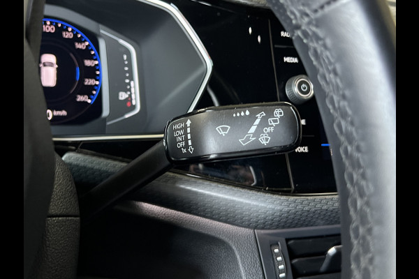 Volkswagen T-Cross 1.0 TSI 115pk R-Line | Carplay | 18" | Camara | Stoelverwarming | LED | Digitaal Display | 100% Dealer Onderhouden!