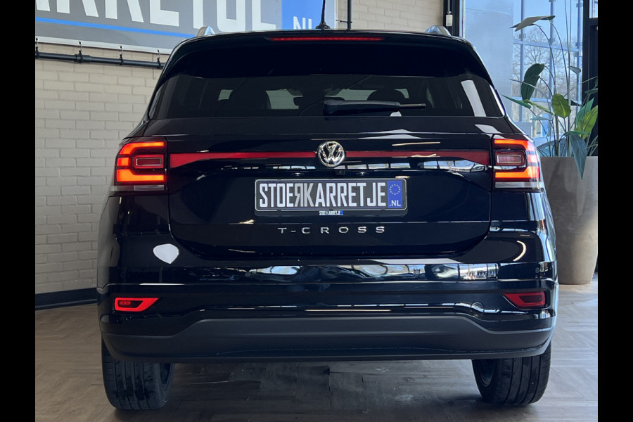 Volkswagen T-Cross 1.0 TSI 115pk R-Line | Carplay | 18" | Camara | Stoelverwarming | LED | Digitaal Display | 100% Dealer Onderhouden!