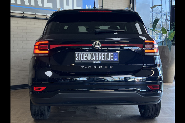 Volkswagen T-Cross 1.0 TSI 115pk R-Line | Carplay | 18" | Camara | Stoelverwarming | LED | Digitaal Display | 100% Dealer Onderhouden!