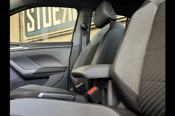 Volkswagen T-Cross 1.0 TSI 115pk R-Line | Carplay | 18" | Camara | Stoelverwarming | LED | Digitaal Display | 100% Dealer Onderhouden!