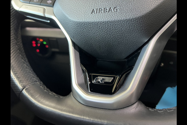 Volkswagen T-Cross 1.0 TSI 115pk R-Line | Carplay | 18" | Camara | Stoelverwarming | LED | Digitaal Display | 100% Dealer Onderhouden!