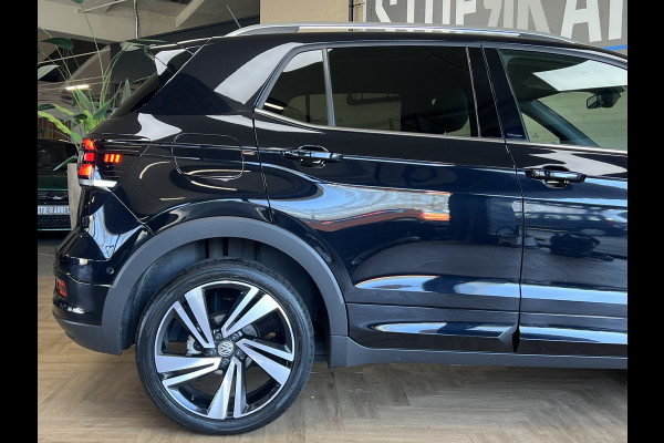 Volkswagen T-Cross 1.0 TSI 115pk R-Line | Carplay | 18" | Camara | Stoelverwarming | LED | Digitaal Display | 100% Dealer Onderhouden!