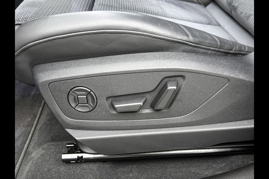 Audi e-tron S quattro 95 kWh (NL-auto, Trekhaak, Camera, StoelV, Carplay/ Android, PDC V+A, Adapt Cruise, Etc)