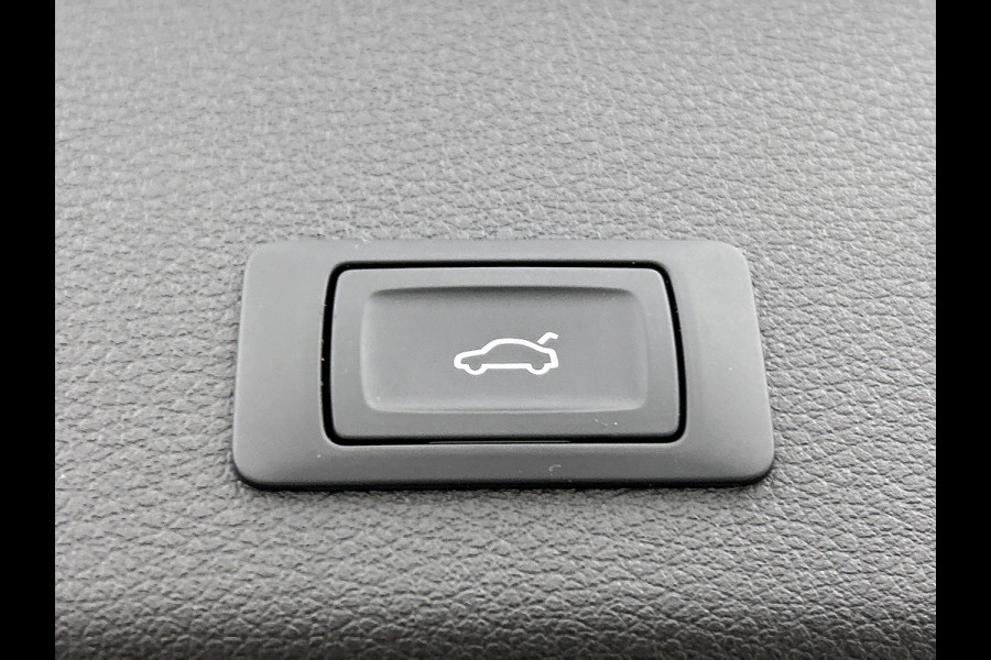 Audi e-tron S quattro 95 kWh (NL-auto, Trekhaak, Camera, StoelV, Carplay/ Android, PDC V+A, Adapt Cruise, Etc)