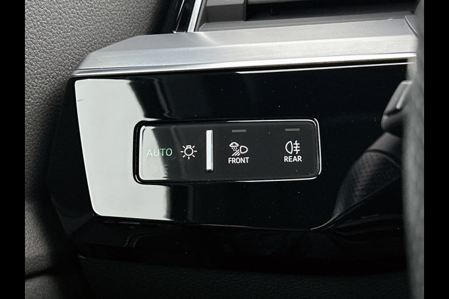 Audi e-tron S quattro 95 kWh (NL-auto, Trekhaak, Camera, StoelV, Carplay/ Android, PDC V+A, Adapt Cruise, Etc)