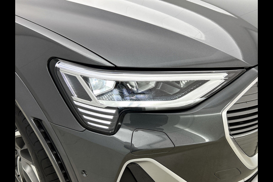 Audi e-tron S quattro 95 kWh (NL-auto, Trekhaak, Camera, StoelV, Carplay/ Android, PDC V+A, Adapt Cruise, Etc)