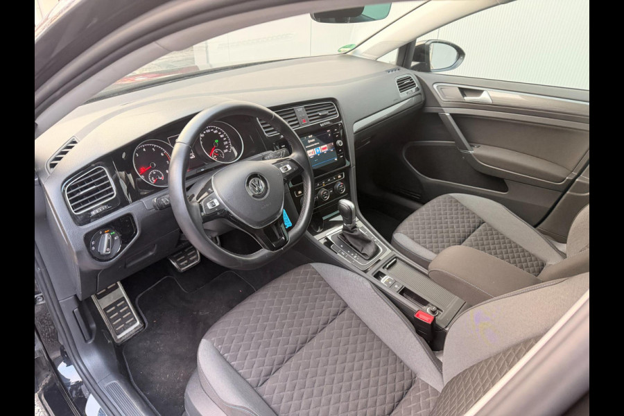 Volkswagen Golf 1.5 TSI Highline 7.5 DSG Join Stoelverw Clima Parkpilot Xenon Front assist Navigatie