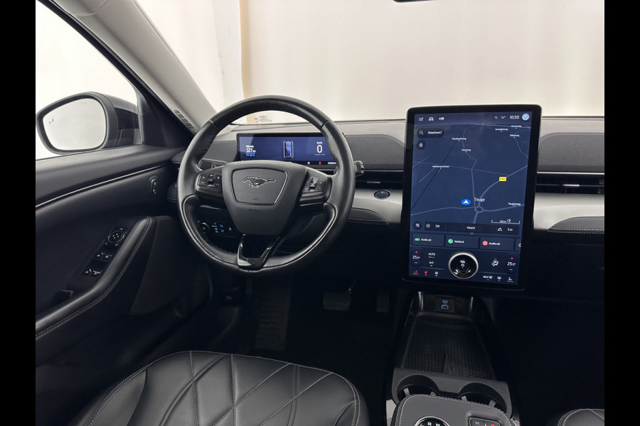 Ford Mustang Mach-E RWD 75 kWh [ 3-Fase-11kW] {SOH-89%} (INCL.BTW) *LEATHER | FULL-LED | DAB | DIGI-COCKPIT | KEYLESS | NAVI-FULLMAP | CARPLAY | HEATED-COMFORTSEATS | TOPVIEW | ADAPTIVE-CRUISE | PRIVACY-GLASS | 18'' ALU*