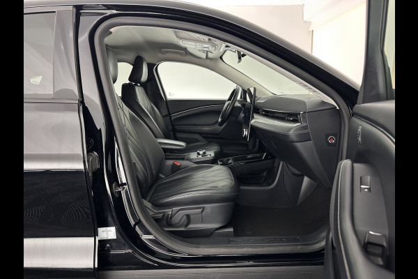 Ford Mustang Mach-E RWD 75 kWh [ 3-Fase-11kW] {SOH-89%} (INCL.BTW) *LEATHER | FULL-LED | DAB | DIGI-COCKPIT | KEYLESS | NAVI-FULLMAP | CARPLAY | HEATED-COMFORTSEATS | TOPVIEW | ADAPTIVE-CRUISE | PRIVACY-GLASS | 18'' ALU*