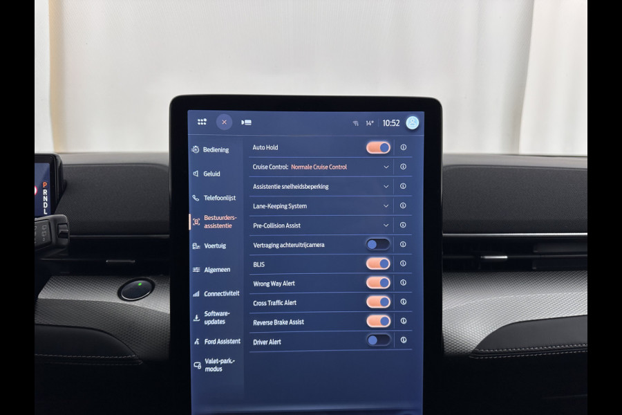 Ford Mustang Mach-E RWD 75 kWh [ 3-Fase-11kW] {SOH-89%} (INCL.BTW) *LEATHER | FULL-LED | DAB | DIGI-COCKPIT | KEYLESS | NAVI-FULLMAP | CARPLAY | HEATED-COMFORTSEATS | TOPVIEW | ADAPTIVE-CRUISE | PRIVACY-GLASS | 18'' ALU*