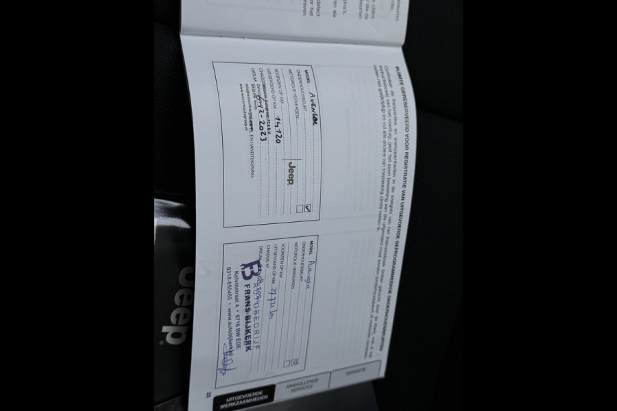 Jeep Avenger 1st Edition 54 kWh NL-AUTO | ELEKTRISCHE KLEP | NAVI | SFEER VERL. SOH 95,44%