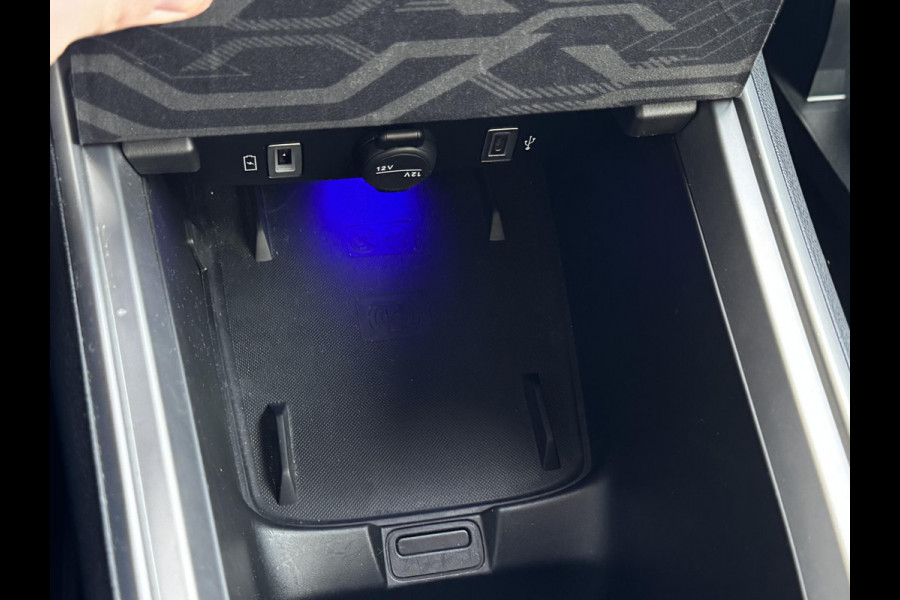 Jeep Avenger 1st Edition 54 kWh NL-AUTO | ELEKTRISCHE KLEP | NAVI | SFEER VERL. SOH 95,44%