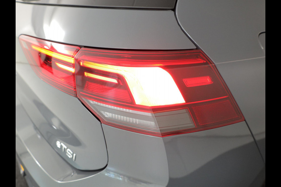 Volkswagen Golf 1.5 eTSI R-Line Business+ 130pk DSG| 18'LM-velgen| Pano-dak| Camera| verwarmde vrstoelen+ stuur