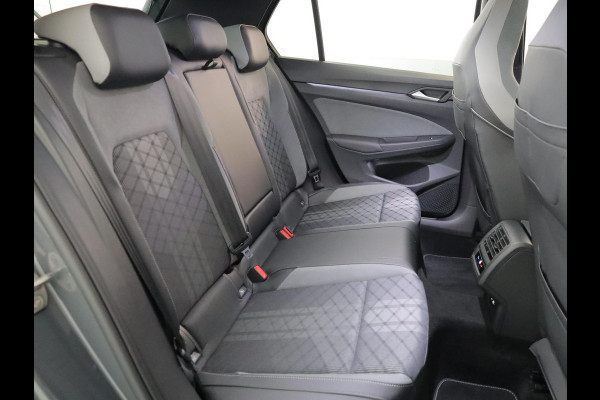 Volkswagen Golf 1.5 eTSI R-Line Business+ 130pk DSG| 18'LM-velgen| Pano-dak| Camera| verwarmde vrstoelen+ stuur