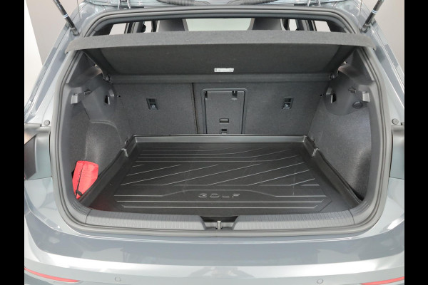 Volkswagen Golf 1.5 eTSI R-Line Business+ 130pk DSG| 18'LM-velgen| Pano-dak| Camera| verwarmde vrstoelen+ stuur