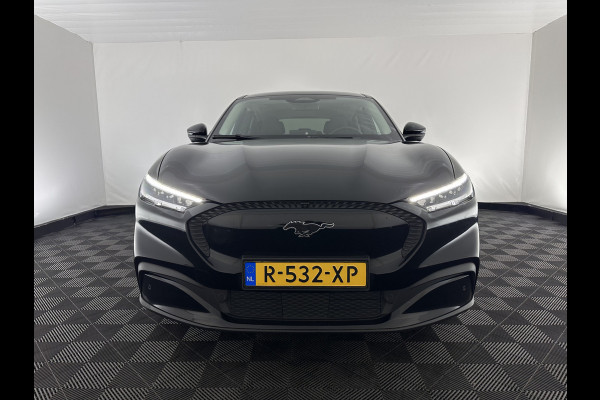 Ford Mustang Mach-E RWD 75 kWh [ 3-Fase-11kW] {SOH-86%} (INCL.BTW) *LEATHER | FULL-LED | DAB | DIGI-COCKPIT | KEYLESS | NAVI-FULLMAP | CARPLAY | HEATED-COMFORTSEATS | TOPVIEW | ADAPTIVE-CRUISE | PRIVACY-GLASS | 18'' ALU*