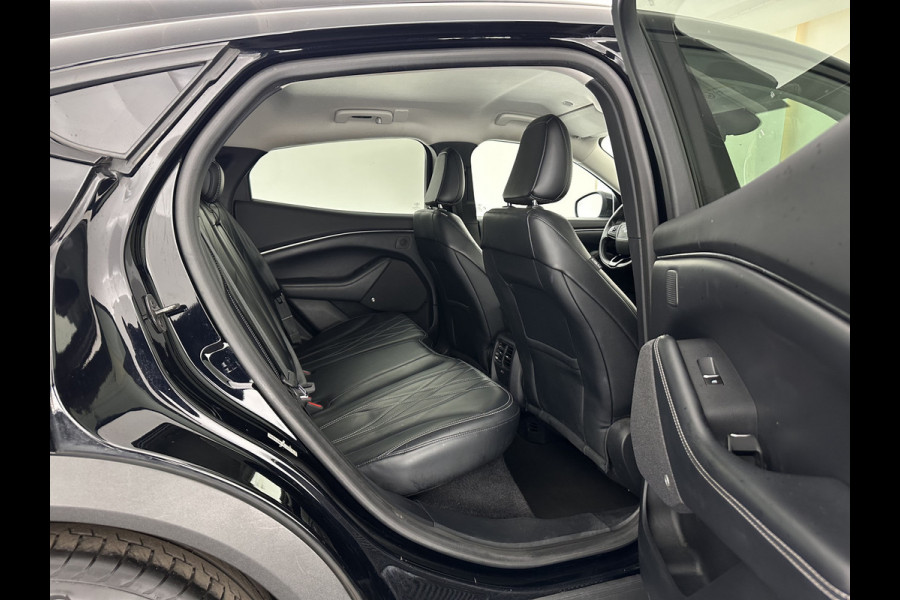 Ford Mustang Mach-E RWD 75 kWh [ 3-Fase-11kW] {SOH-86%} (INCL.BTW) *LEATHER | FULL-LED | DAB | DIGI-COCKPIT | KEYLESS | NAVI-FULLMAP | CARPLAY | HEATED-COMFORTSEATS | TOPVIEW | ADAPTIVE-CRUISE | PRIVACY-GLASS | 18'' ALU*