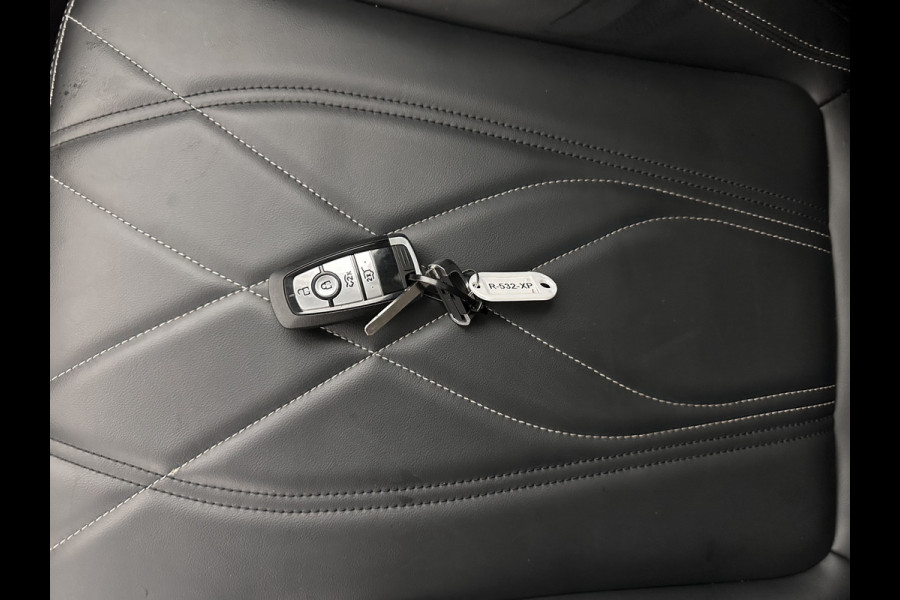 Ford Mustang Mach-E RWD 75 kWh [ 3-Fase-11kW] {SOH-86%} (INCL.BTW) *LEATHER | FULL-LED | DAB | DIGI-COCKPIT | KEYLESS | NAVI-FULLMAP | CARPLAY | HEATED-COMFORTSEATS | TOPVIEW | ADAPTIVE-CRUISE | PRIVACY-GLASS | 18'' ALU*