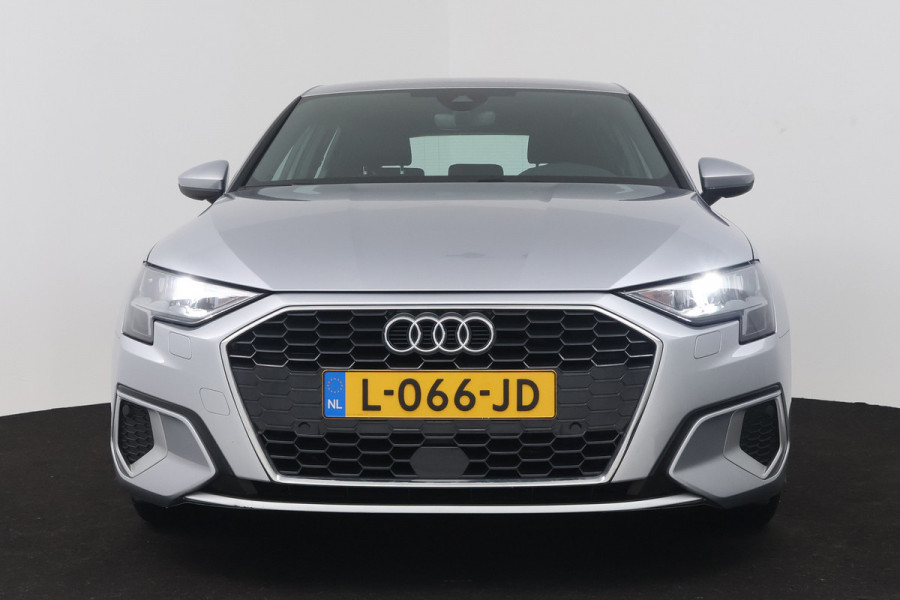 Audi A3 Sportback 35 TFSI S edition (STOELVERWARMING, ELEKTR STOELEN, NAVIGATIE, DIGITALE COCKPIT, LANE-ASSIST, SENSOREN)