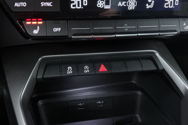 Audi A3 Sportback 35 TFSI S edition (STOELVERWARMING, ELEKTR STOELEN, NAVIGATIE, DIGITALE COCKPIT, LANE-ASSIST, SENSOREN)
