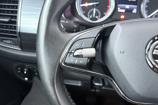 Škoda Kodiaq 1.5 TSI Business Edition (ACHTERUITRIJCAMERA, NAVIGATIE, CARPLAY, CRUISE CONTROL, PARKEERSENSOREN)