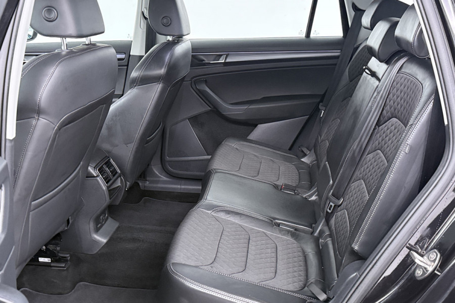 Škoda Kodiaq 1.5 TSI Business Edition (ACHTERUITRIJCAMERA, NAVIGATIE, CARPLAY, CRUISE CONTROL, PARKEERSENSOREN)