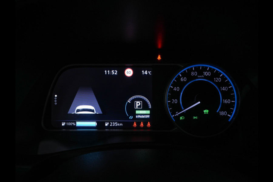 Nissan Leaf Tekna 40 kWh *LUXURY-LEATHER | FULL-LED | KEYLESS | NAVI-FULLMAP | BLIND-SPOT | BOSE-SOUND | DAB+ | HEATED-COMFORTSEATS | DIGI-COCKPIT | PRIVACY-GLASS | TOPVIEW-CAMERA | 17"ALU*