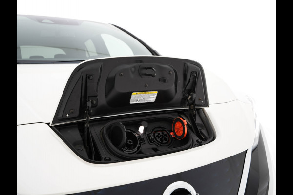 Nissan Leaf Tekna 40 kWh *LUXURY-LEATHER | FULL-LED | KEYLESS | NAVI-FULLMAP | BLIND-SPOT | BOSE-SOUND | DAB+ | HEATED-COMFORTSEATS | DIGI-COCKPIT | PRIVACY-GLASS | TOPVIEW-CAMERA | 17"ALU*