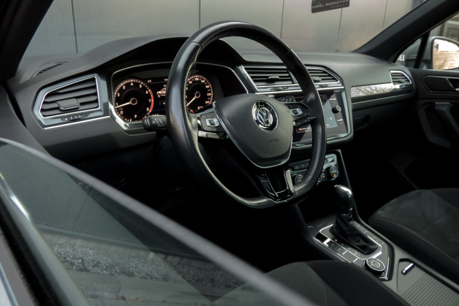 Volkswagen Tiguan 1.4 TSI 4Motion Highline Business R | R-LINE | PANORAMADAK | ACC | STOELVERWARMING