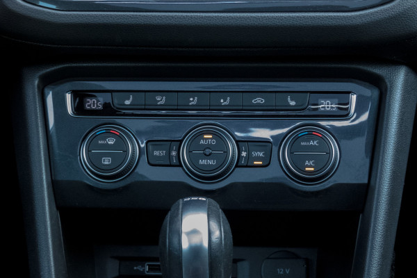 Volkswagen Tiguan 1.4 TSI 4Motion Highline Business R | R-LINE | PANORAMADAK | ACC | STOELVERWARMING