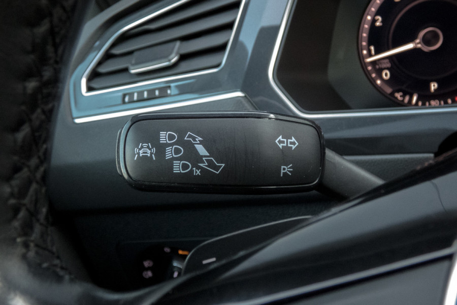 Volkswagen Tiguan 1.4 TSI 4Motion Highline Business R | R-LINE | PANORAMADAK | ACC | STOELVERWARMING