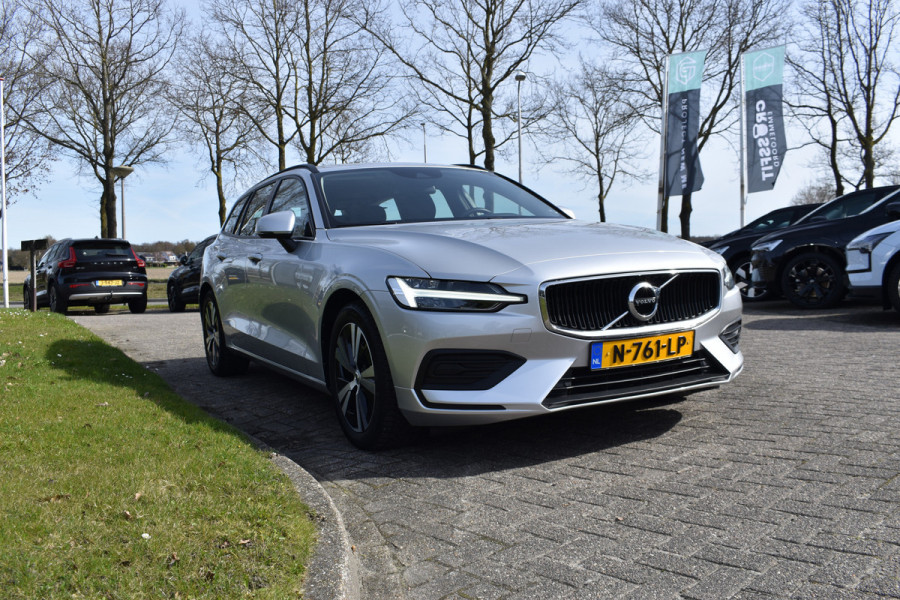 Volvo V60 B3 177PK Automaat Momentum Advantage | ACC | PDC | 17"LMV | Apple Carplay / Android |