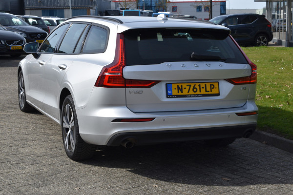 Volvo V60 B3 177PK Automaat Momentum Advantage | ACC | PDC | 17"LMV | Apple Carplay / Android |