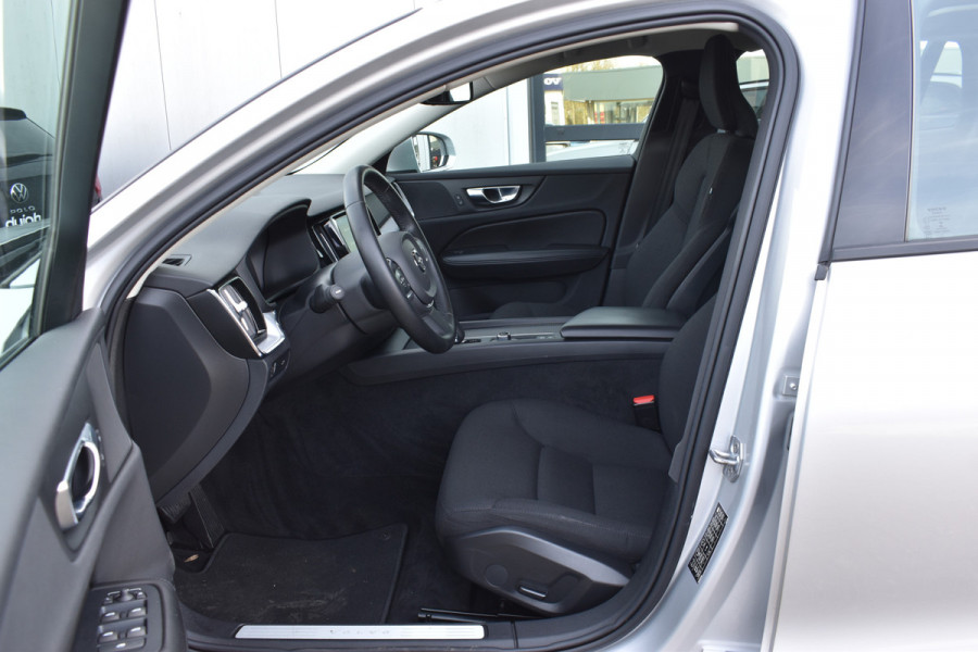 Volvo V60 B3 177PK Automaat Momentum Advantage | ACC | PDC | 17"LMV | Apple Carplay / Android |