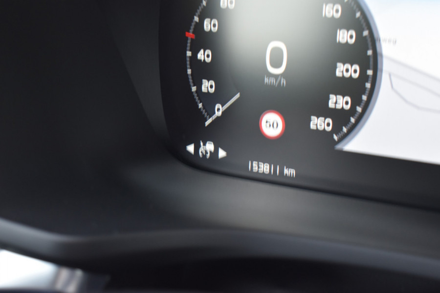 Volvo V60 B3 177PK Automaat Momentum Advantage | ACC | PDC | 17"LMV | Apple Carplay / Android |