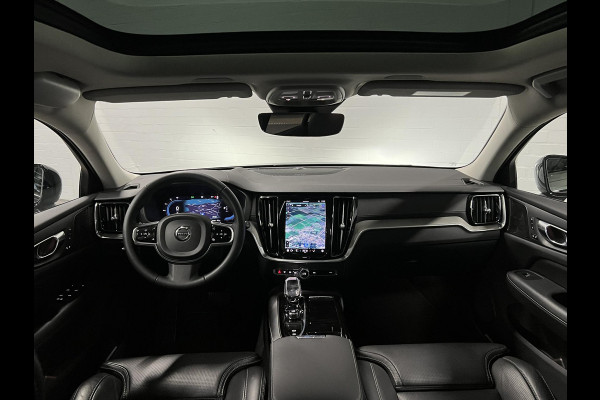 Volvo V60 2.0 T8 Plug-in hybrid AWD Ultimate Dark Trekhaak | Adapt. cruise | Massage | Open dak | 360 camera | Stoelventilatie | Stuur-/stoelverwarming