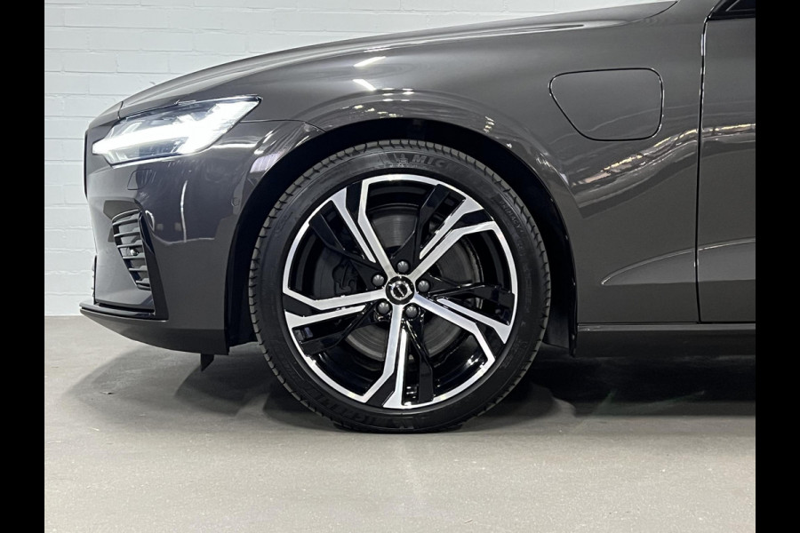 Volvo V60 2.0 T8 Plug-in hybrid AWD Ultimate Dark Trekhaak | Adapt. cruise | Massage | Open dak | 360 camera | Stoelventilatie | Stuur-/stoelverwarming