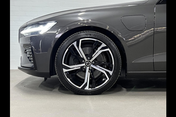 Volvo V60 2.0 T8 Plug-in hybrid AWD Ultimate Dark Trekhaak | Adapt. cruise | Massage | Open dak | 360 camera | Stoelventilatie | Stuur-/stoelverwarming