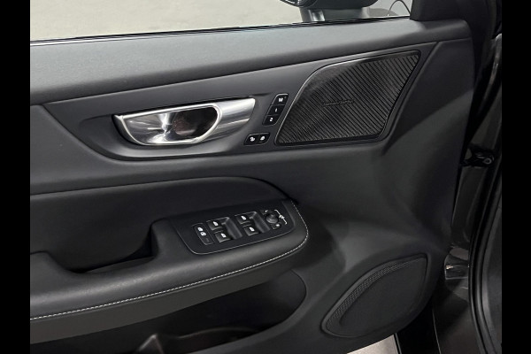 Volvo V60 2.0 T8 Plug-in hybrid AWD Ultimate Dark Trekhaak | Adapt. cruise | Massage | Open dak | 360 camera | Stoelventilatie | Stuur-/stoelverwarming