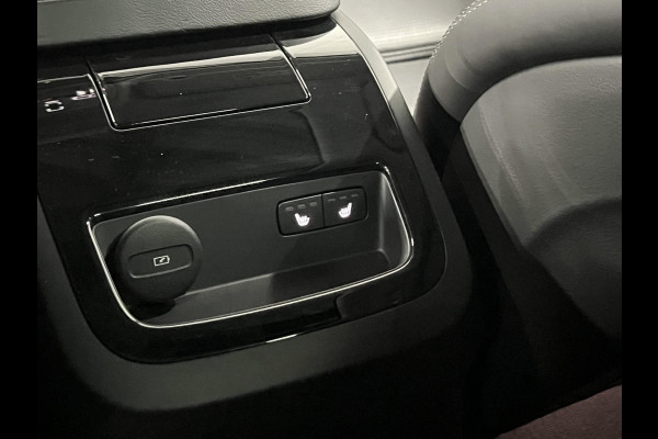 Volvo V60 2.0 T8 Plug-in hybrid AWD Ultimate Dark Trekhaak | Adapt. cruise | Massage | Open dak | 360 camera | Stoelventilatie | Stuur-/stoelverwarming