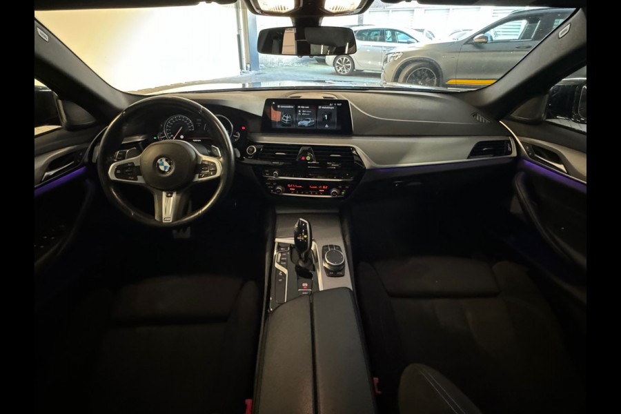 BMW 5 Serie Touring 530i xDrive M Sport High Ex Pano|Sfeer