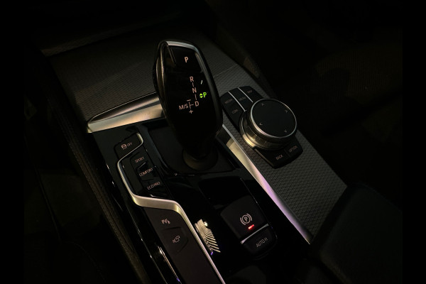 BMW 5 Serie Touring 530i xDrive M Sport High Ex Pano|Sfeer