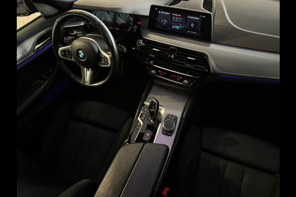 BMW 5 Serie Touring 530i xDrive M Sport High Ex Pano|Sfeer